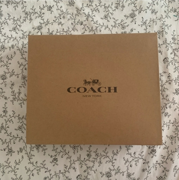 Coach Jordyn Backpack - Picture 2 of 7